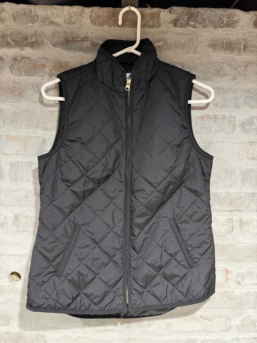 Old Navy Black Quilted Sleeveless Vest